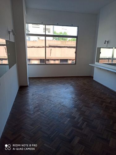Oficina De 300m2, 8 Privados. 18 De Julio Y Martin C. Martínez