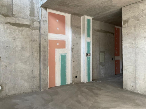 Arriendo Local Comercial De 107,48 M2 + 62,94 M2 De Altillo,
