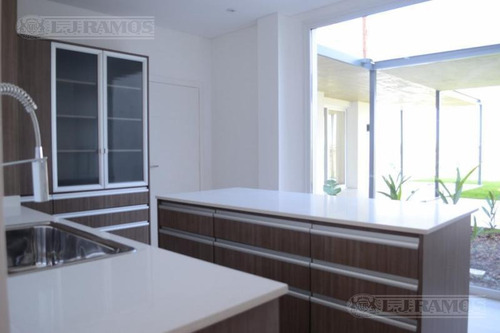 Imagen 9 de 20 de Casa A La Venta En El Golf - Nordelta