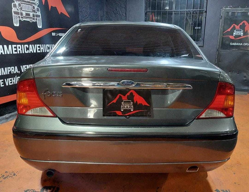 Imagen 10 de 12 de Ford Focus Sedan