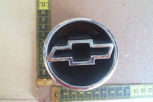 Emblema De Parrilla Chevrolet Chevy C1 Con Raspones 23254