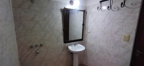 Casa En Barrio Los Boulevares