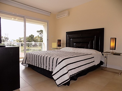 Imagen 11 de 24 de Venta De Casa De 4 Dormitorios En Boulevard Park