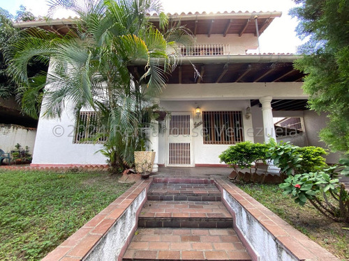 Casa Multinivel Quinta Lauri En Calle Cerrada En Venta En Clnas. De Vista Alegre Calle 6 Caracas 