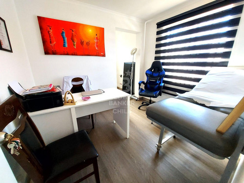 Remodelada Con Líneas Simples Y Sectores Amplios