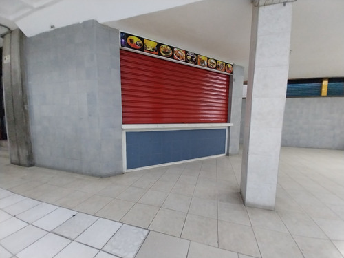 Se Alquila Local Comercial (kiosko) En C.c. Ayacucho, Centro De Valencia. (vr)