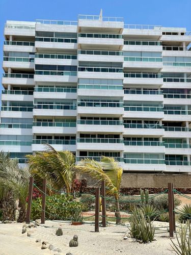 En Primera Línea De Playa, Espectacular Apartamento Con Vista Sobre La Bahía De Pampatar