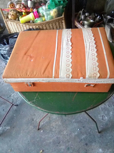 Ajuar De Bebe En Caja Antiguo