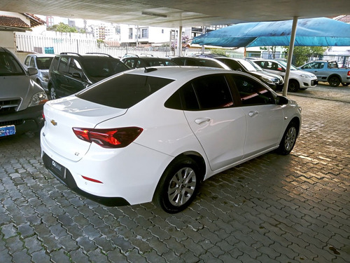 Chevrolet Onix SEDAN Plus LT 1.0 12V Flex 4p Mec.