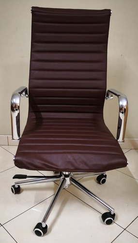 Silla Giratoria Ejecutiva Neumatica Color Marron