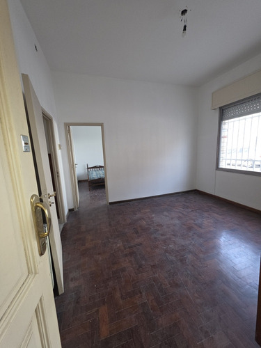 Ph Ba Naon Sin Expensas Frente Patio/terraza 2 Dor Coc Com