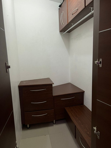 Imagen 9 de 17 de Belkliag/ Vende Lujoso Apartamento Equipado En El Parral Velencia (mlong)