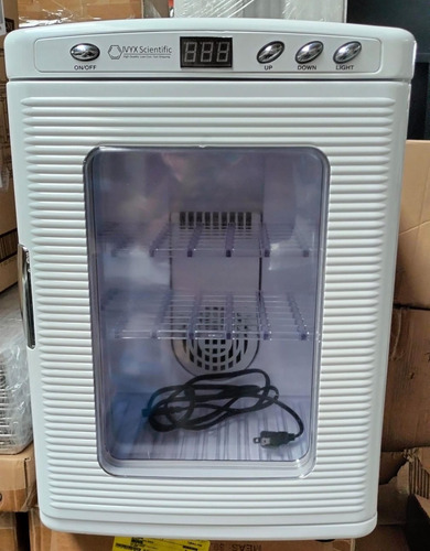 Ivyx Scientific Incubadora De Laboratorio De (36 A 140 °f) (Usado)