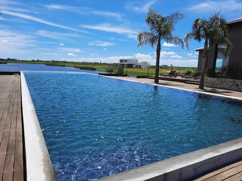 Imagen 10 de 30 de Casa Venta Naudir 4 Dormitorios Galeria Parrilla Pileta Gran Jardin