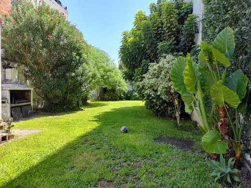Alquiler Casa 6 Dormitorios Agronomía Con Cochera