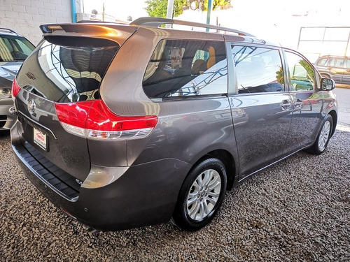 Imagen 2 de 15 de Toyota Sienna 2014 3.5 Xle Piel Mt