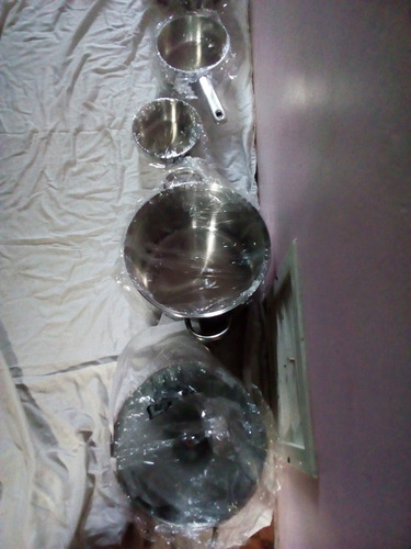 Imagen 8 de 9 de Batería De Acero Inoxidable Marca Magefesa 10 Piezas Nuevas.