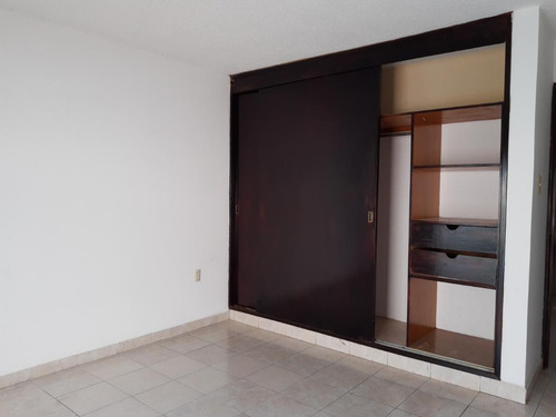 Casa En Venta Garage Para 3 Autos, Alberca - Granjas De La Boticaria