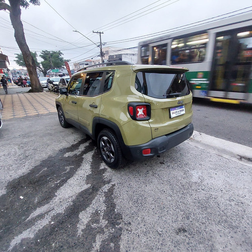 Jeep Renegade 1.8 Flex Aut. 5p