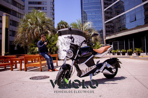 Imagen 2 de 16 de Moto Eléctrica Sunra Super Miku / No Soco Kymco Lucky / A
