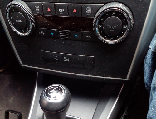 Imagen 14 de 16 de Mercedes Benz Clase B B180 Motor 1.7 At 5 Puertas Negro 2011