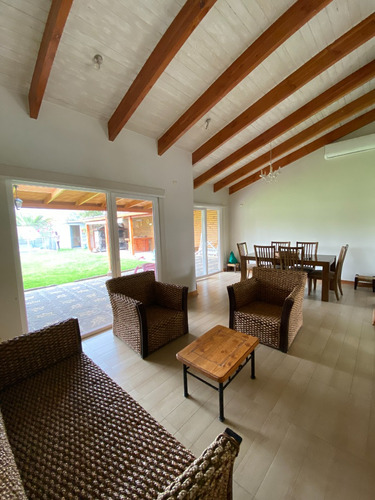 Casa Cond Los Robles 4 Dor + 4 Bañ + 4 Est + Pisci 700/140m2