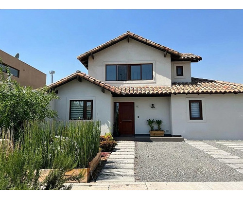 Hermosa Casa En Piedra Roja, Chicureo