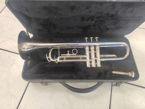 Trompeta Rossetti Con Estuche Plateado (Usado)
