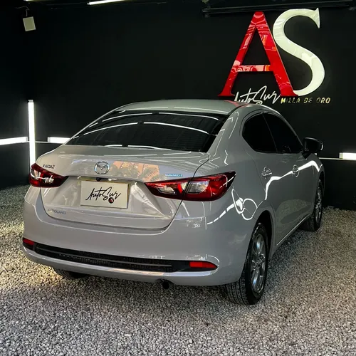 Mazda 2 1.5 Touring Sedan 2025