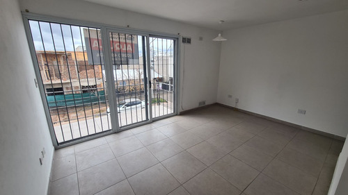 Venta Departamento 1 Dormitorio Carrodilla Con Cochera