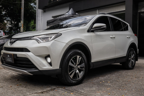 Toyota RAV4 2.5 Street