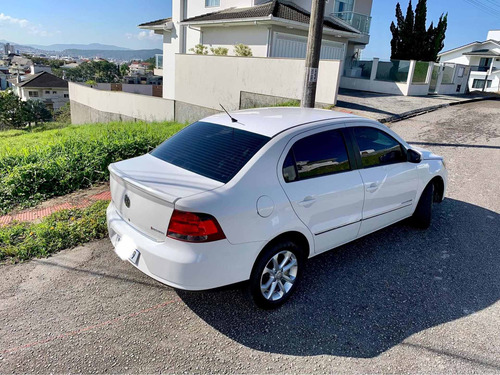 Imagem 3 de 15 de Volkswagen Voyage 1.6 Vht Comfortline Total Flex I-motion 4p