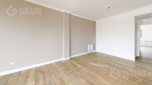 Departamento En Venta De 3 Amb A Estrenar Con Cochera, Zona Plaza Mitre.