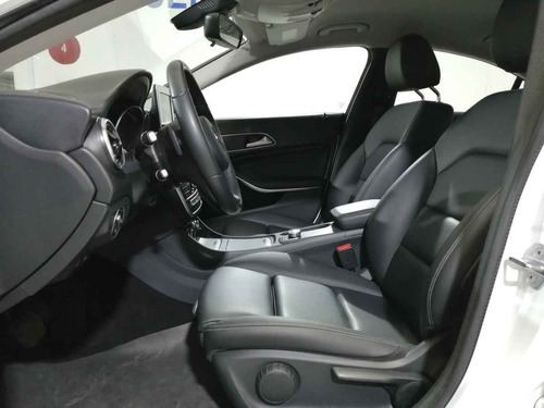 Imagen 11 de 15 de Mercedes-benz Clase Cla 2019 4p 200 L4/1.6/t Aut