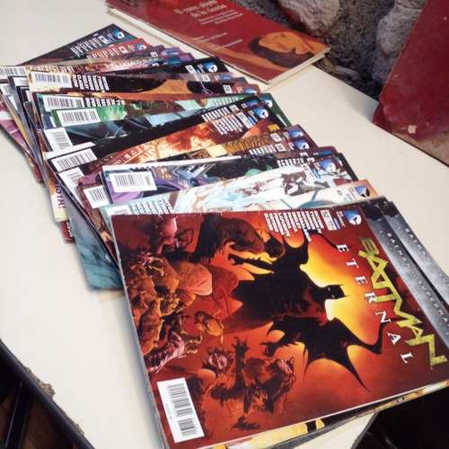 Batman Eternal 46 Cómics 2-52 (faltan 49,50,40,41 Y 33)