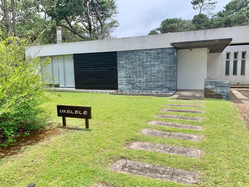 Casa En Venta En La Barra, Punta Del Este.