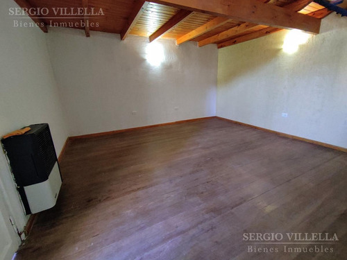 Imagen 8 de 16 de Entre Ríos Y Mendoza. Dúplex De Un Dormitorio. Pasillo.