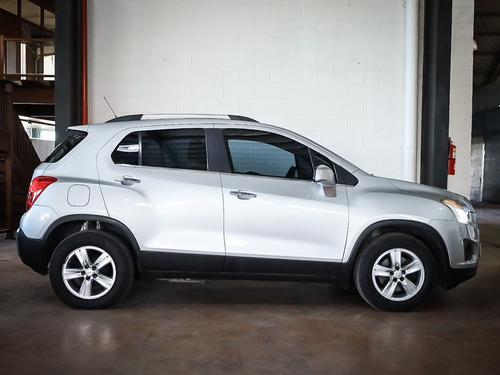 Imagen 5 de 14 de Chevrolet Tracker 2015 1.8 Ltz Fwd Mt 140cv