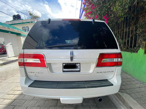 Imagen 3 de 12 de Lincoln Navigator 2013 5.4 L 4x2 Mt