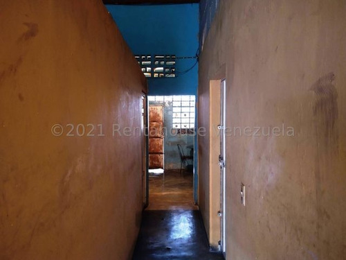 Imagen 12 de 30 de Casa Comercial En Venta Zona Centro Este Barquisimeto, Zona Comercial, Gas Directo Por Tuberias, No Falta Servicio Electrico. Inf. 0424-5620928 Flex 22-11859 Z18