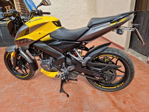 Rouser 200