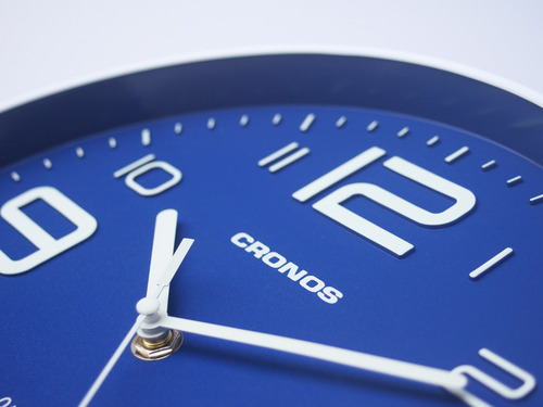 Imagen 2 de 9 de Reloj Pared Cronos Centenario 25cm Quartz Silencioso Moderno