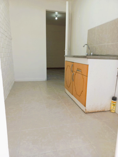Casa De Un Piso, Con Ubicación Inmejorable, Avenida Condell