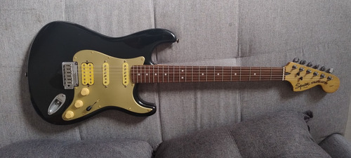 Guitarra Squier Stratocaster® Standard Series® Diestro Negro Palo De Rosa (Usado)