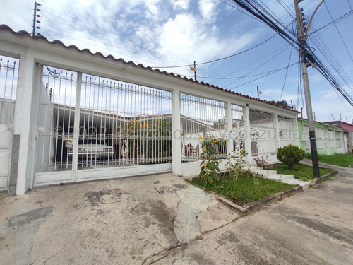 Casa En Venta En Urb. Corinsa, Cagua. 23-2231. Lln