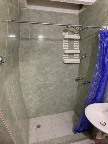 Imagen 17 de 19 de Apartamento En Venta De Oportunidad Juan Griego Edificio La Galera