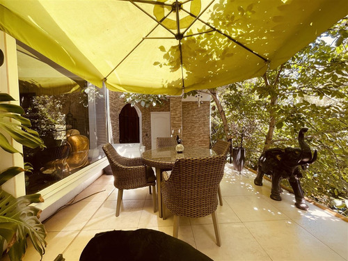 Casa En Arriendo De 5 Dorm. En Lo Barnechea