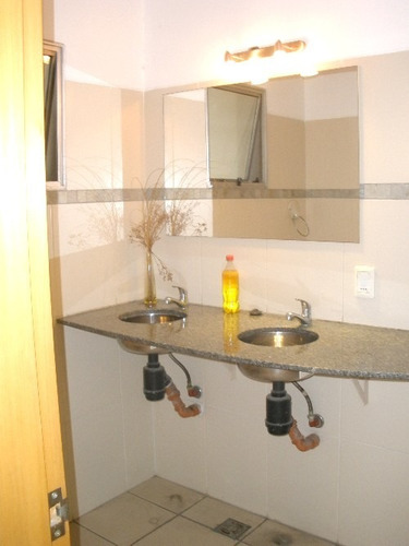 Imagen 8 de 13 de Apartamento En Aguada Sobre Avenida 2 Dormitorios Y Garage