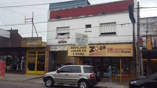 Imagen 1 de 3 de Local Con Vivienda En Venta Cond En Castelar Norte