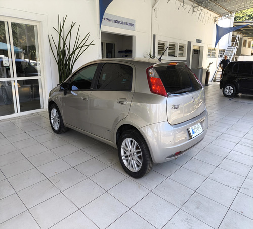 Fiat Punto 1.8 ESSENCE 16V FLEX 4P AUTOMATIZADO